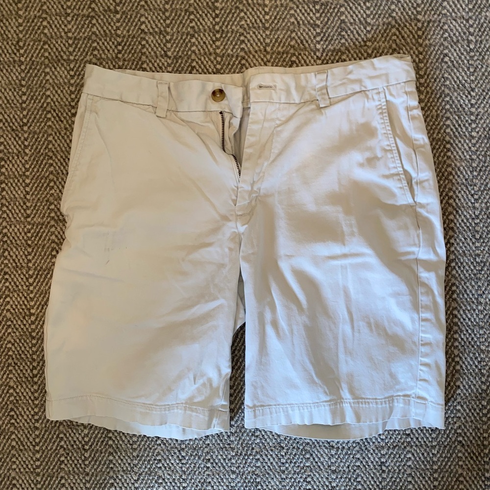 Vineyard Vines Men's Cream Flat Front Shorts